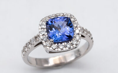 Anello in oro 750/1000 con Tanzanite Cushion e Diamanti